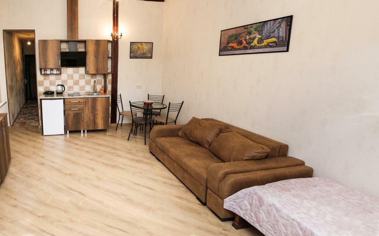 Natia'S Apartment On Dadiani St. 1 Tbilisi Zewnętrze zdjęcie